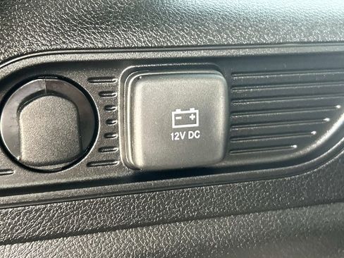 Certified 2023 Jeep Grand Cherokee Limited w/ Black Appearance Package AWD/4WD image 13