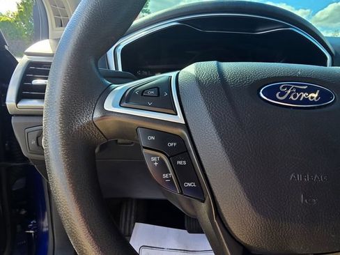 Used 2016 Ford Fusion SE FWD image 21