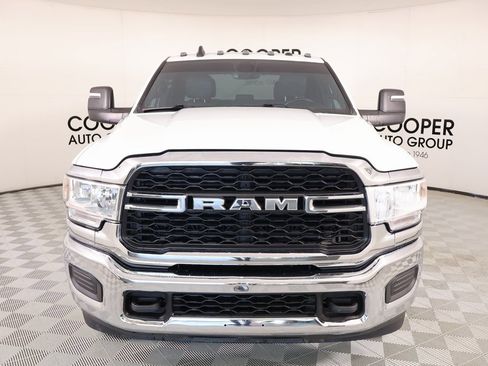 Used 2024 RAM 3500 Tradesman w/ Chrome Appearance Group image 9