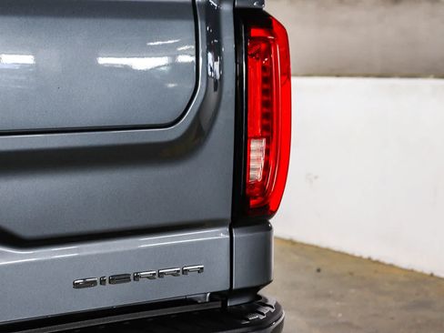Used 2021 GMC Sierra 1500 Denali w/ Denali Ultimate Package AWD/4WD image 11