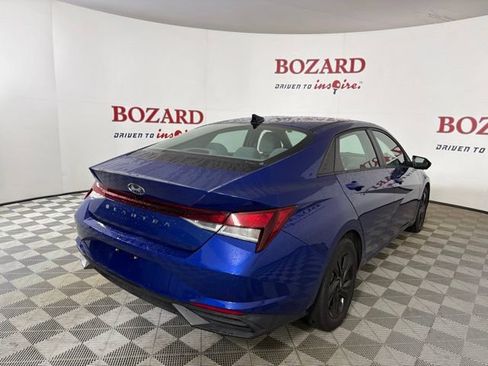 Used 2021 Hyundai Elantra SEL w/ Convenience Package FWD image 8