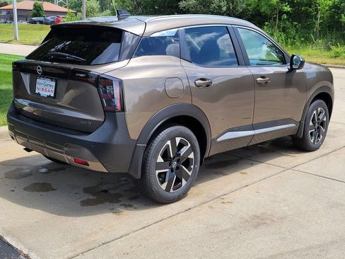 New 2026 Nissan Kicks SV w/ SV Premium Package AWD/4WD image 3