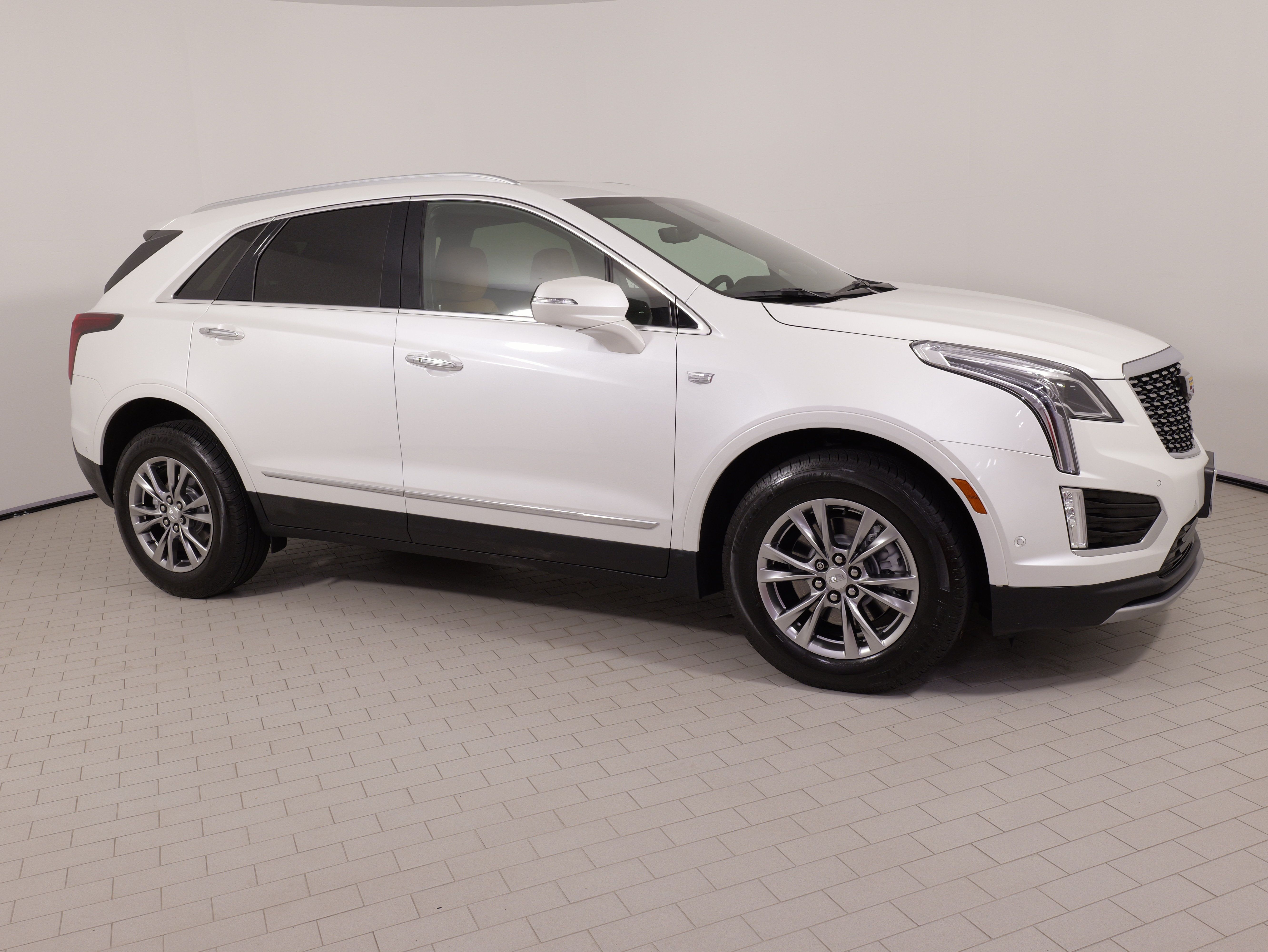 Used 2021 Cadillac XT5 Premium Luxury AWD/4WD image 8