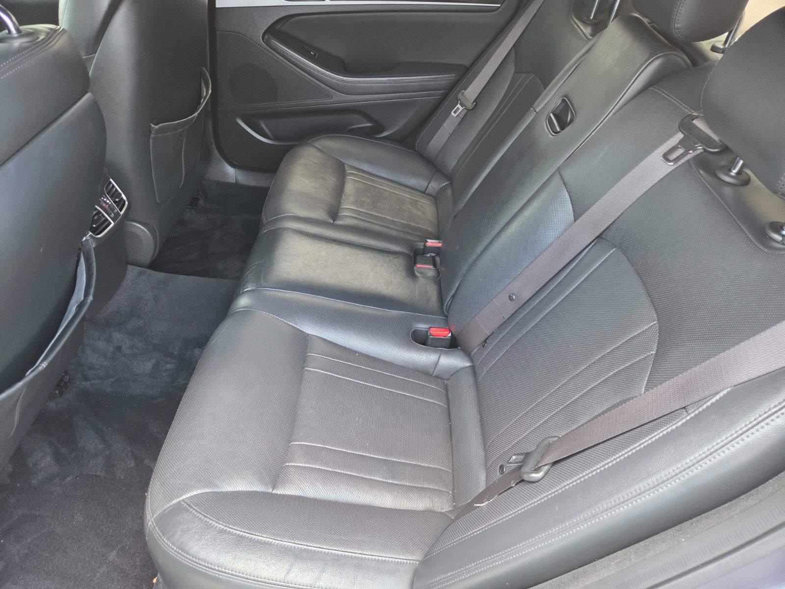 Used 2015 Hyundai Genesis 3.8 RWD image 9