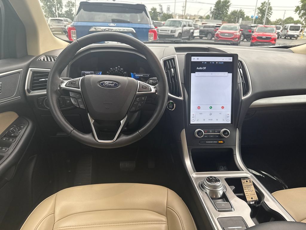 Used 2024 Ford Edge SEL AWD/4WD image 9