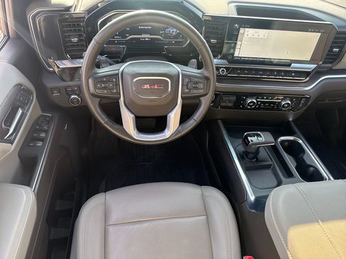 Used 2024 GMC Sierra 1500 SLT w/ SLT Premium Plus Package AWD/4WD image 15
