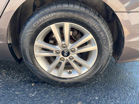 Used 2017 Hyundai Sonata SE FWD image 14