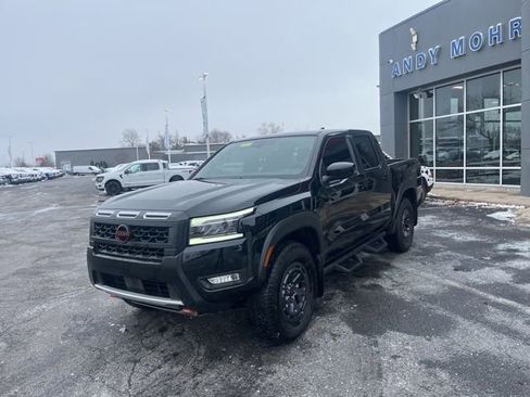 Used 2025 Nissan Frontier PRO-4X image 11