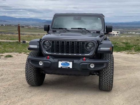 Used 2025 Jeep Wrangler Unlimited Rubicon w/ XTREMEE 35" Tire Package AWD/4WD image 3