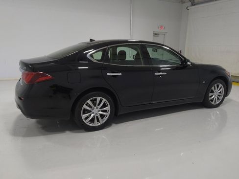 Used 2017 INFINITI Q70 3.7 image 10