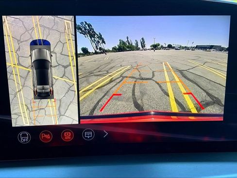 New 2026 Cadillac Lyriq V image 27