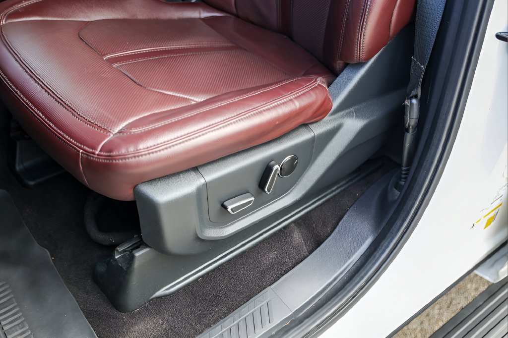 Used 2023 Ford Expedition Limited RWD image 8