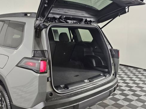 New 2026 Jeep Cherokee Laredo image 15