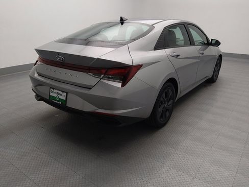 Used 2023 Hyundai Elantra SEL FWD image 9