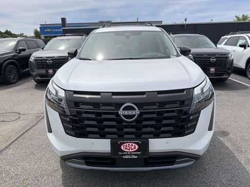 New 2026 Nissan Pathfinder Platinum AWD/4WD image 2