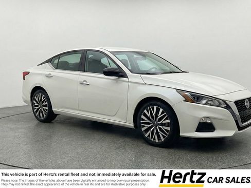Used 2025 Nissan Altima 2.5 SV image 1
