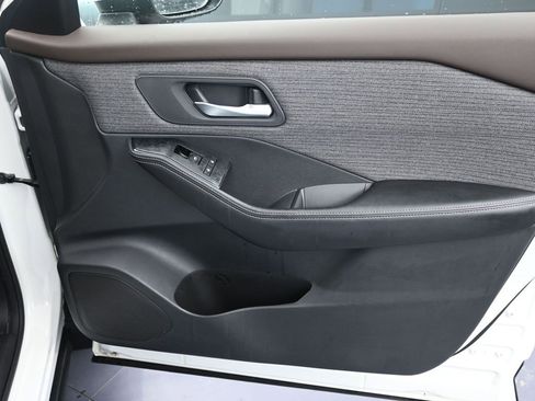 Used 2022 Nissan Rogue SV image 32