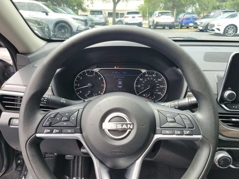 Used 2024 Nissan Altima 2.5 SV FWD image 22