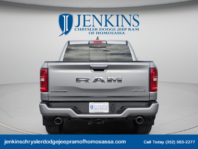 Used 2025 RAM 1500 Laramie AWD/4WD image 6