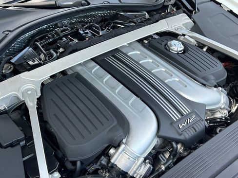 Used 2023 Bentley Flying Spur W12 AWD/4WD image 44