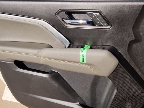 New 2026 Chevrolet Colorado ZR2 w/ Technology Package image 16