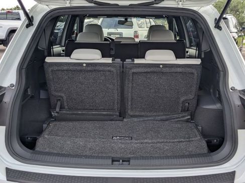 Used 2021 Volkswagen Tiguan SE R-Line image 13