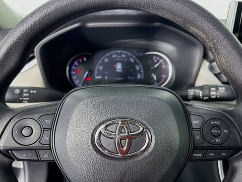 Used 2023 Toyota RAV4 XLE image 16