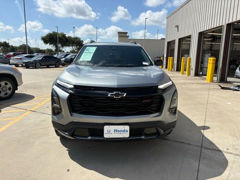 Used 2025 Chevrolet Equinox RS w/ Safety and Technology Package FWD image 3