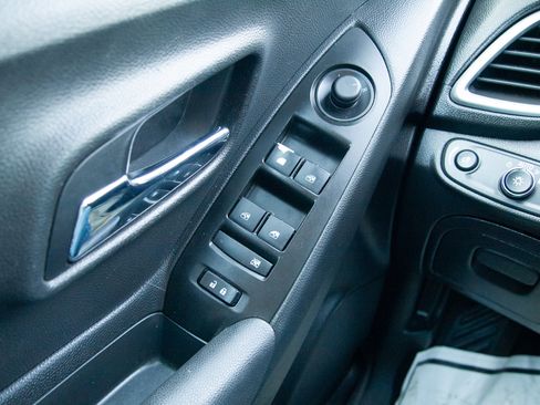 Used 2020 Chevrolet Trax LS image 12