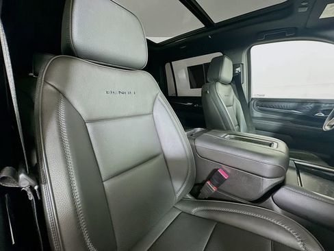 Used 2024 GMC Yukon XL Denali AWD/4WD image 31
