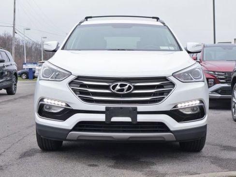 Used 2017 Hyundai Santa Fe Sport image 2