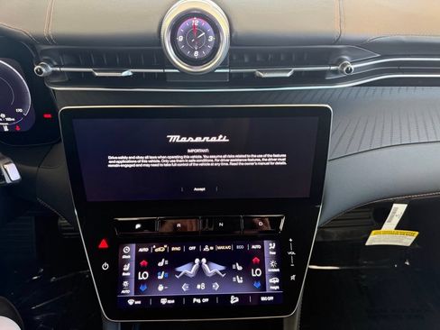 Certified 2025 Maserati Grecale Folgore AWD/4WD image 20