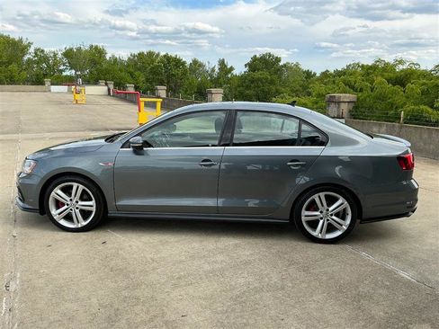 Used 2017 Volkswagen Jetta GLI FWD image 3