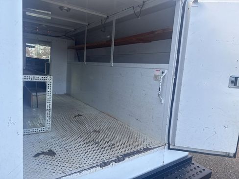 Used 2014 Chevrolet Express 3500 image 34