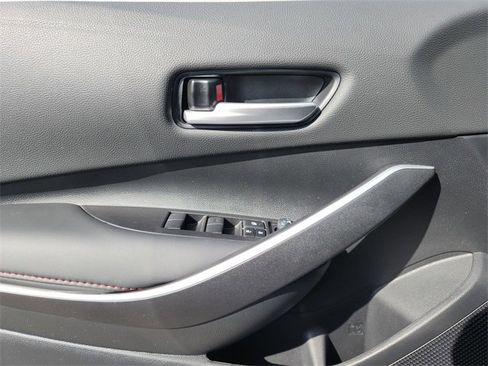 Certified 2025 Toyota Corolla SE image 17
