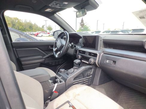 Used 2025 Toyota 4Runner SR5 AWD/4WD image 4