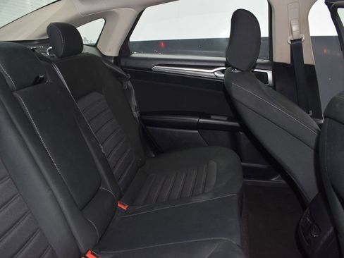 Used 2020 Ford Fusion SE image 25