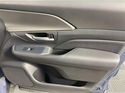 Used 2024 Toyota Grand Highlander XLE image 24