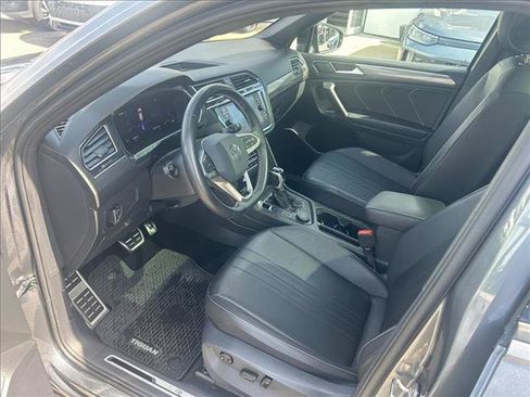 Certified 2023 Volkswagen Tiguan SE R-Line AWD/4WD image 9