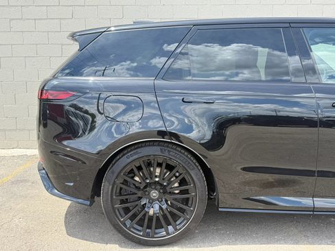 Used 2024 Land Rover Range Rover Sport AWD/4WD image 15