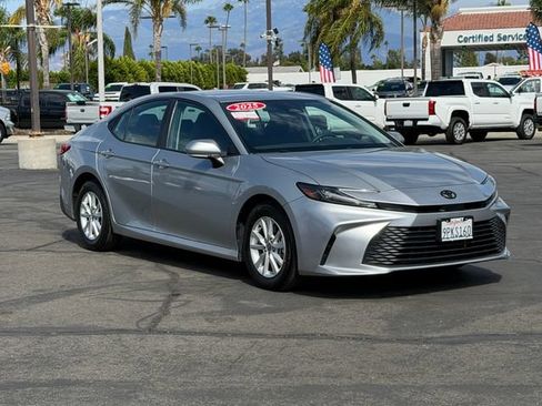 Used 2025 Toyota Camry LE FWD image 3