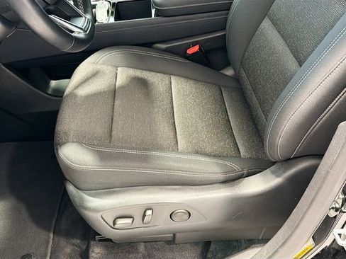 Certified 2025 Chevrolet Traverse LT image 18