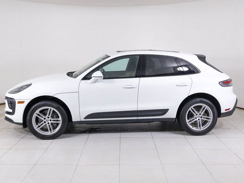 Certified 2026 Porsche Macan AWD/4WD image 2