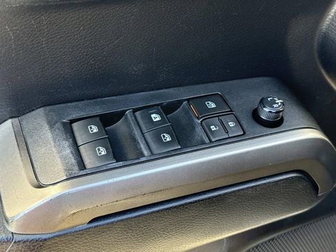 Used 2020 Toyota Tacoma SR5 image 24