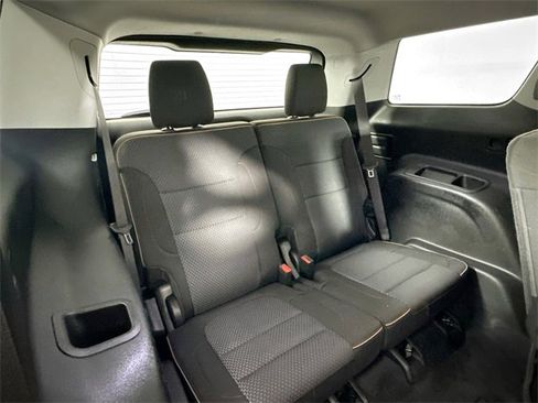 Used 2022 GMC Acadia AT4 image 29