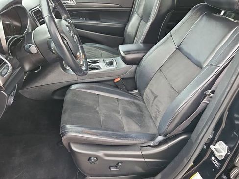 Used 2022 Jeep Grand Cherokee Laredo X AWD/4WD image 12