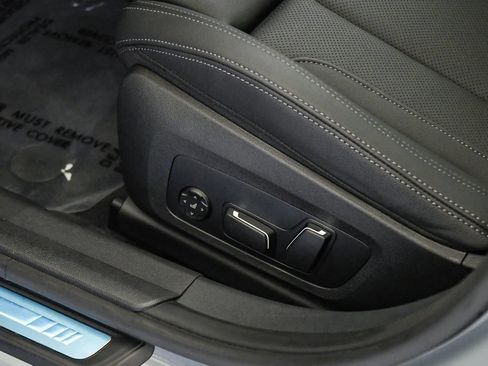 Used 2026 BMW 330i Sedan w/ M Sport Package RWD image 24