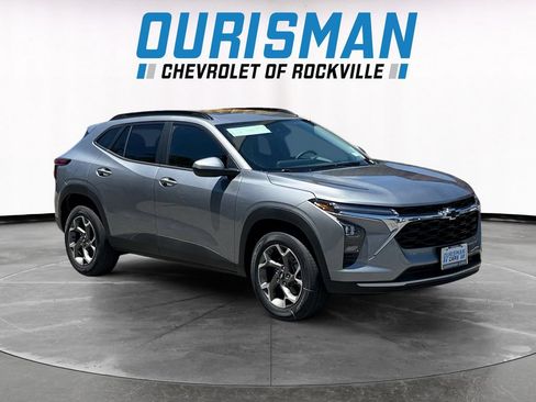 New 2026 Chevrolet Trax LT w/ Sunroof Package FWD image 1