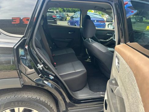 Used 2022 Nissan Rogue SV FWD image 22