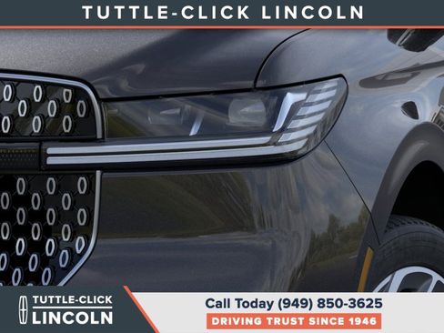 New 2026 Lincoln Navigator Reserve AWD/4WD image 18